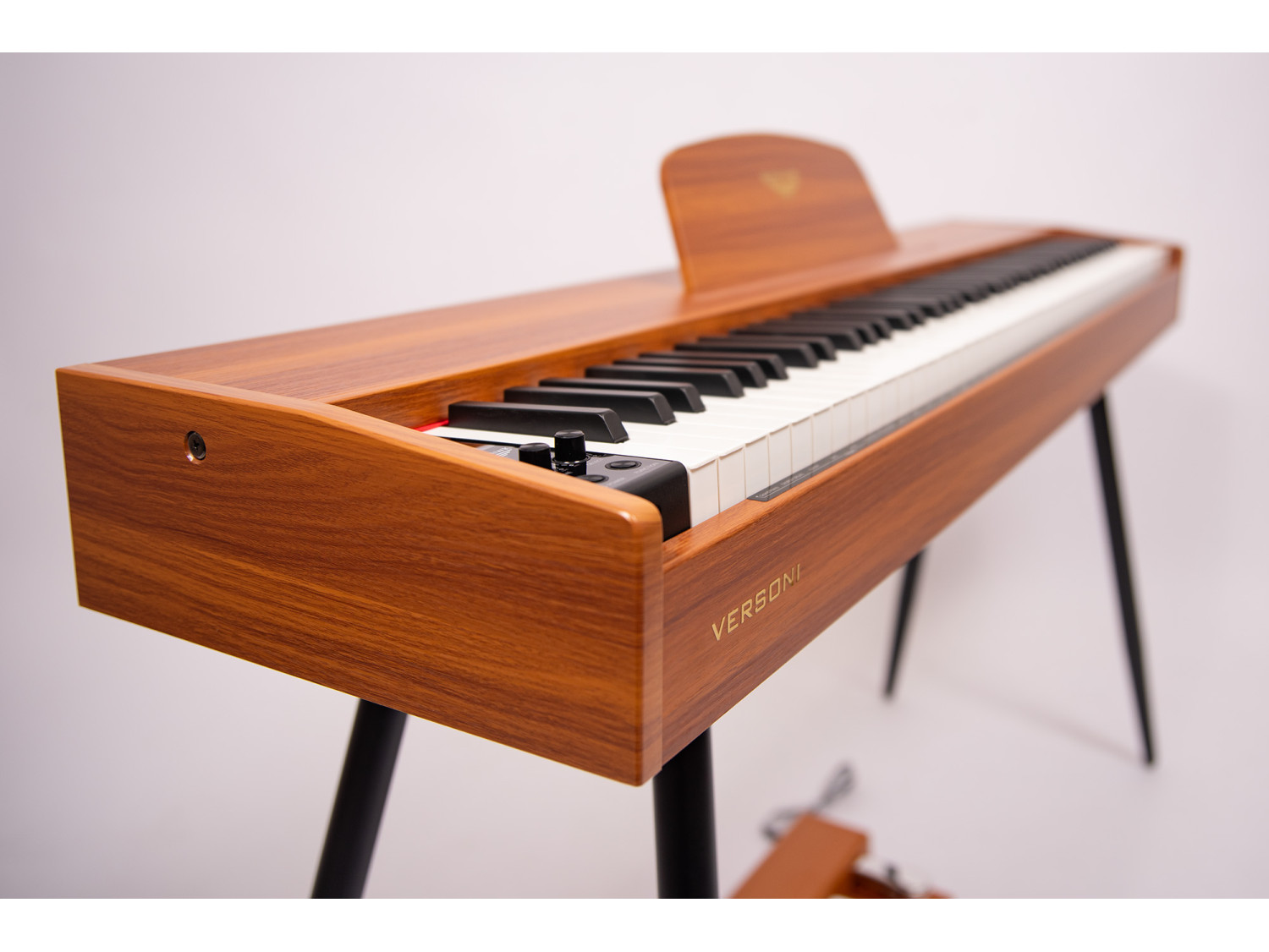 Black Hawk Versoni V9NB digital piano design